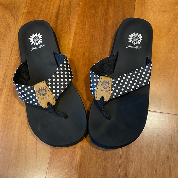 yellow dot flip flops